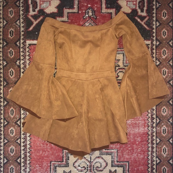 $FINAL$ [S] Suede Bell Sleeved Bardot Romper - Picture 2 of 4